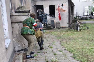 Inscenizacja historyczna i koncert patriotyczny podsumowały wieluńskie uroczystości związane z 80. rocznicą wybuchu Powstania Warszawskiego